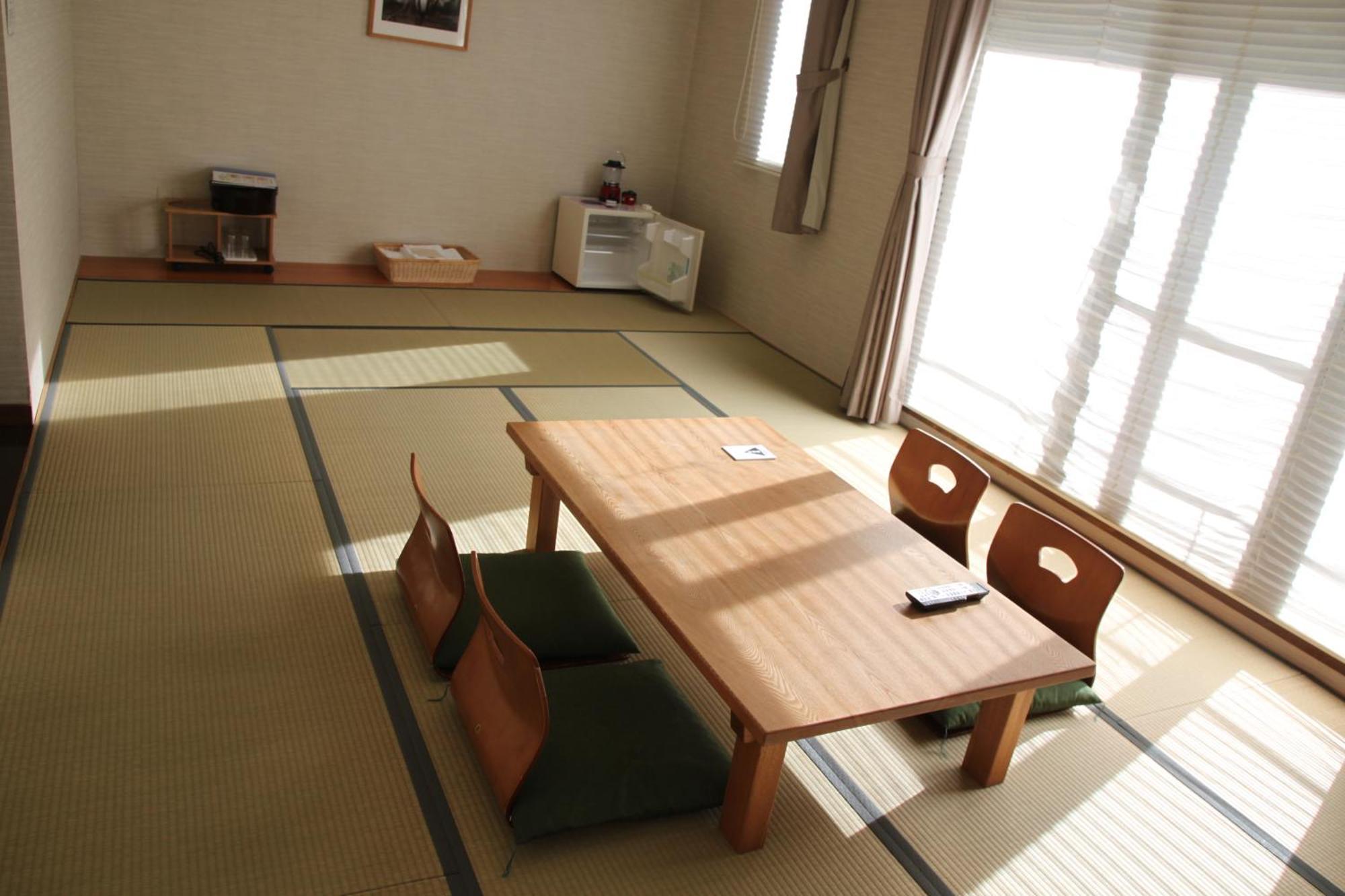 Отель Toyota Shirakawa-Go Eco-Institute Номер фото