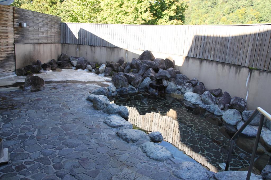 Отель Toyota Shirakawa-Go Eco-Institute Экстерьер фото
